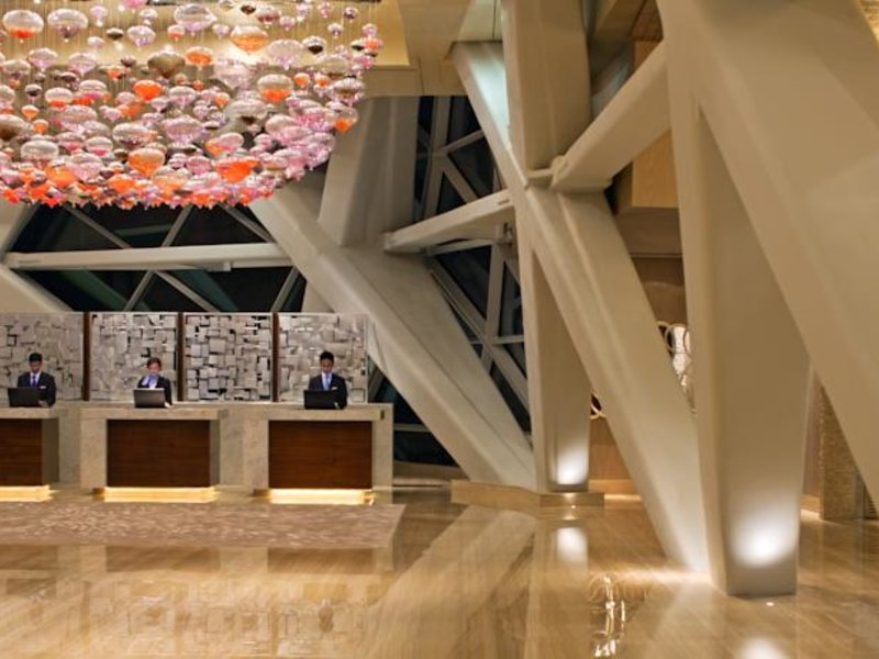 Andaz Capital Gate Abu Dhabi (ех 132543