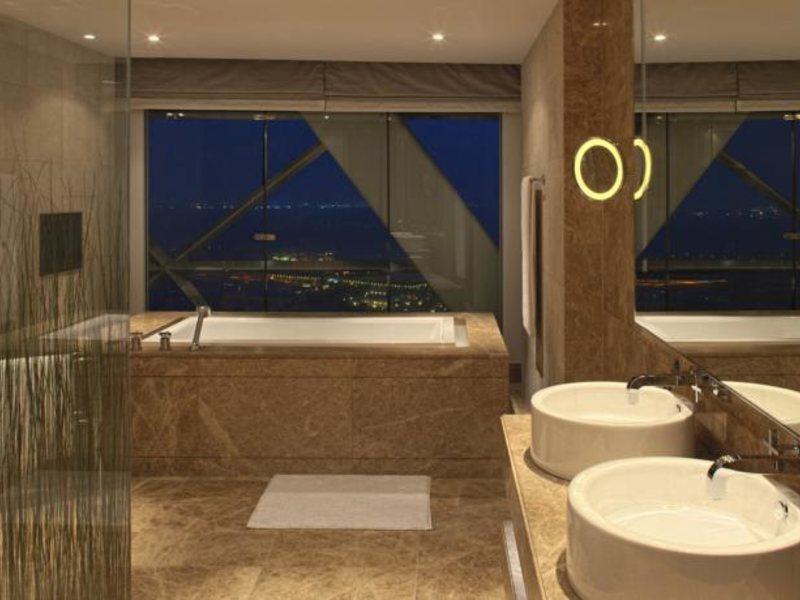 Andaz Capital Gate Abu Dhabi (ех 132550