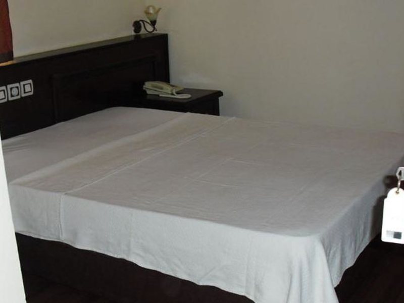 Anerissa Hotel  180247