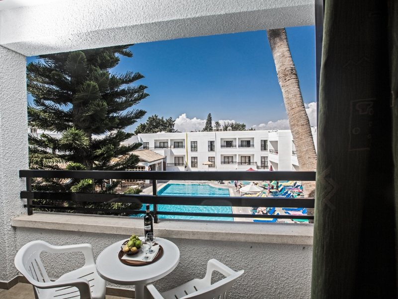 Anthea Hotel Apts 99825