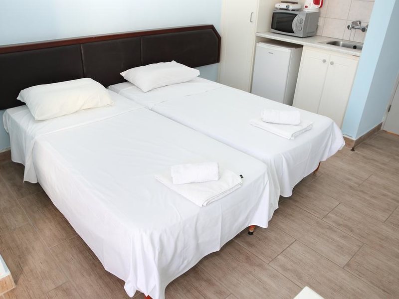 Antonis G Hotel 204512