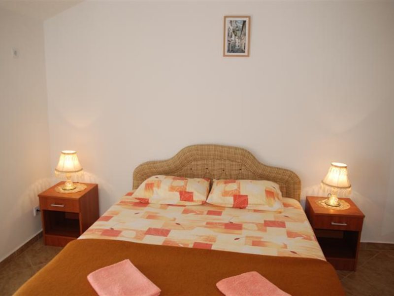 Apartments Fanfani 69400