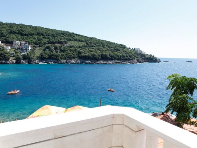 Apartments Fit 70382