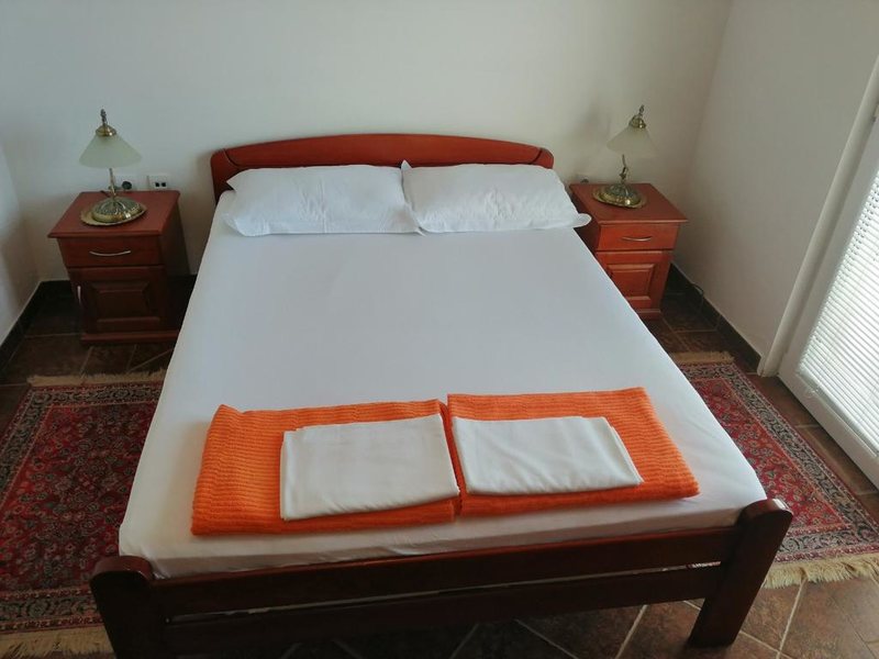 Apartments Mirovic 307274