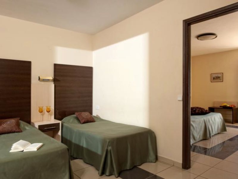 Apollo Apartments 77613