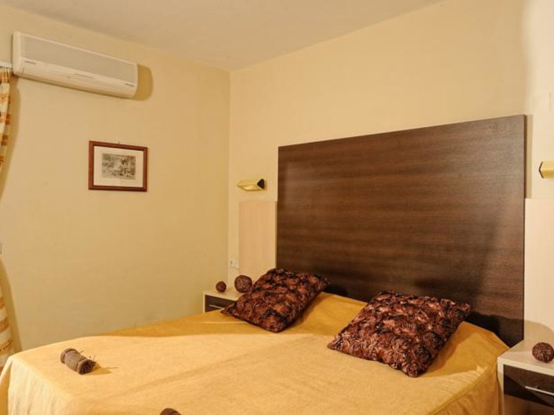 Apollo Apartments 77618