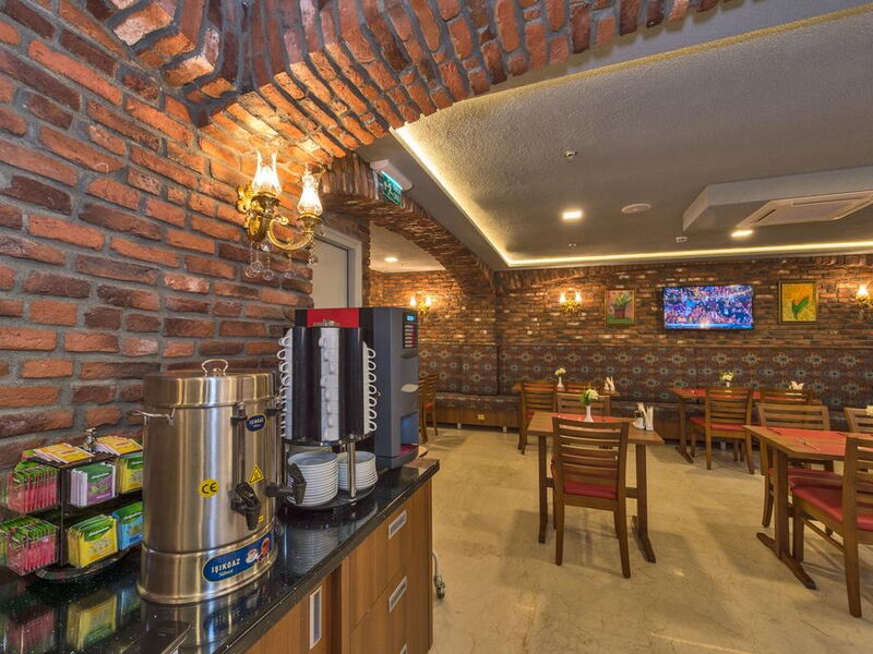 Aprilis Gold Hotel 303944