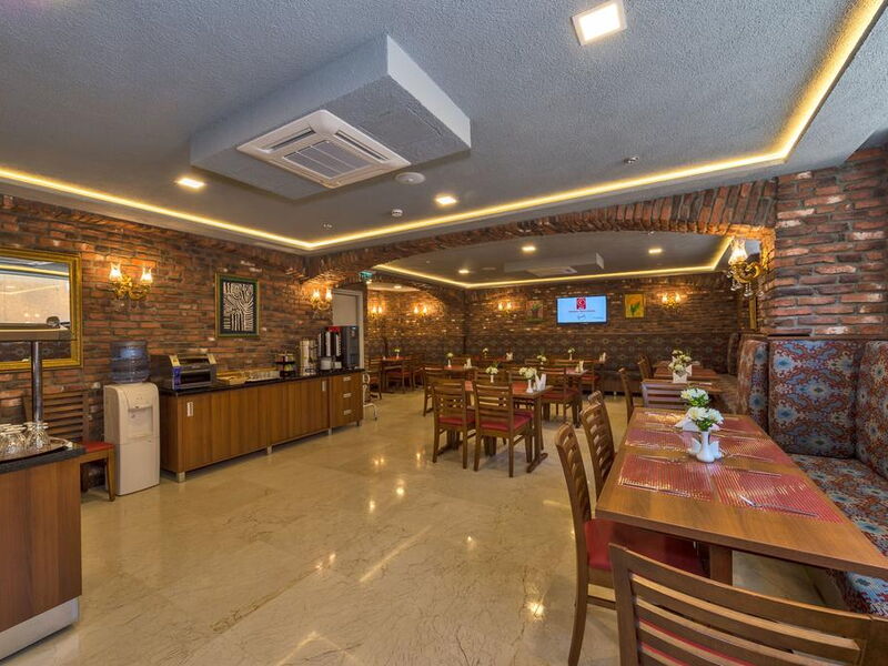 Aprilis Gold Hotel 303952