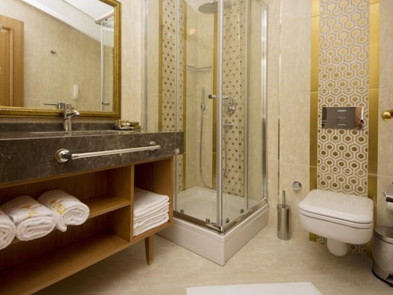Aprilis Hotel 303903