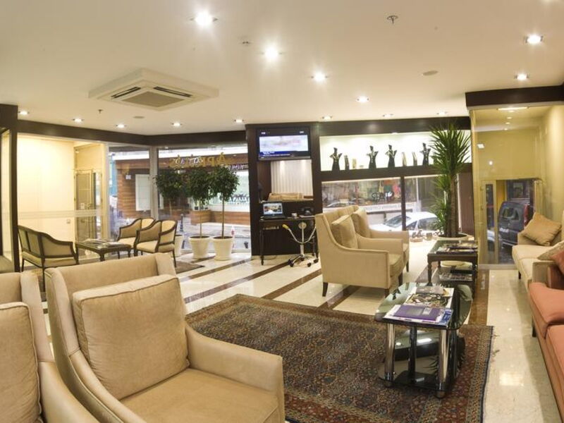 Aprilis Hotel 303911