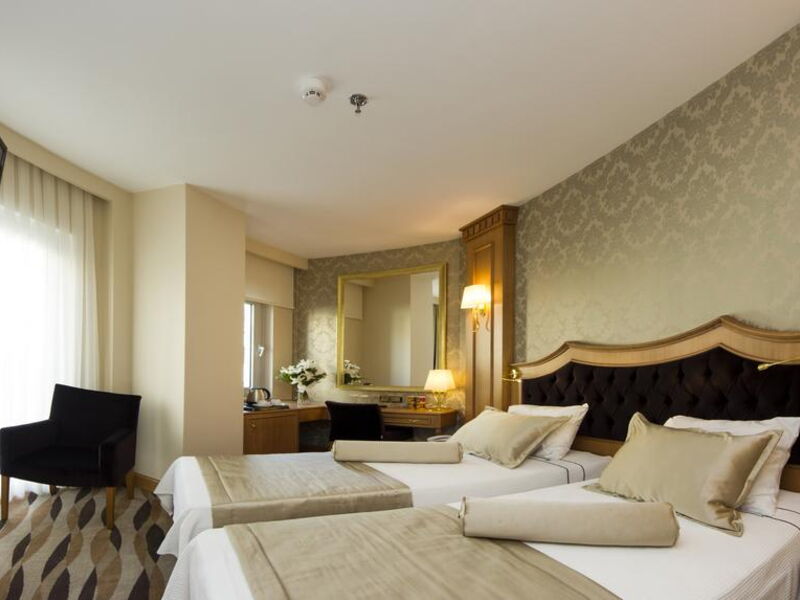 Aprilis Hotel 303917