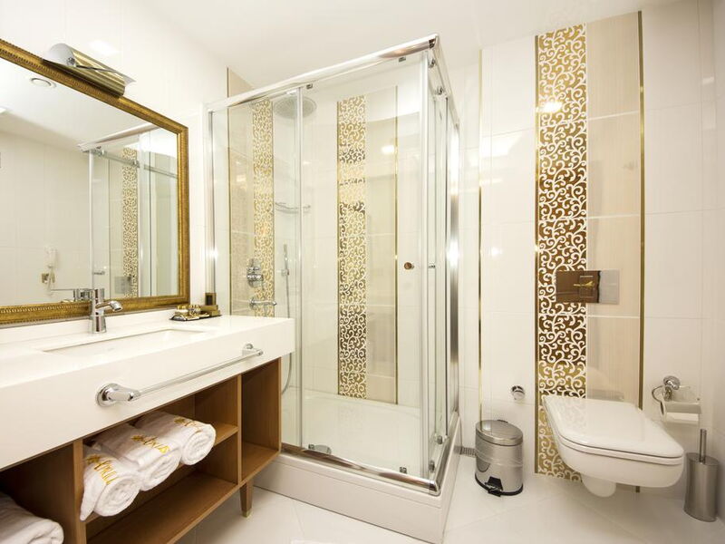 Aprilis Hotel 303922