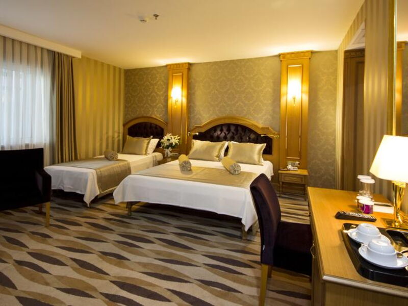 Aprilis Hotel 303923