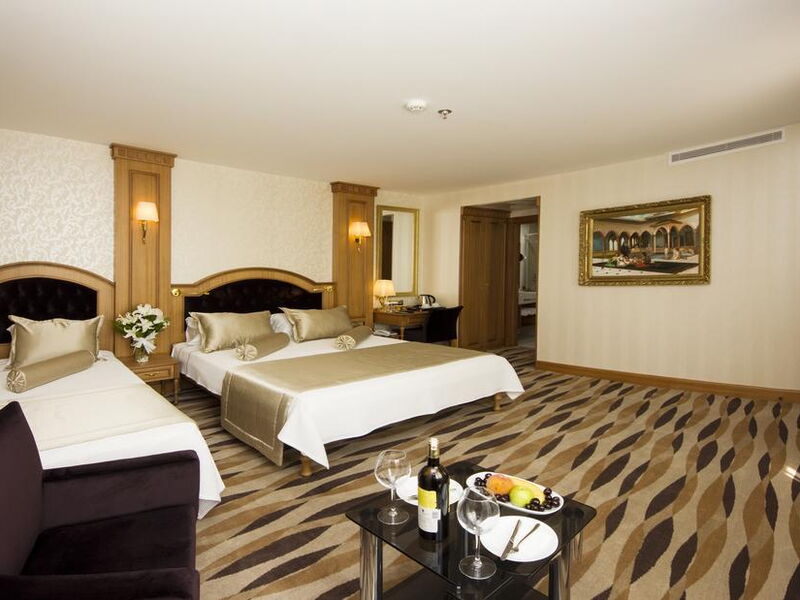 Aprilis Hotel 303924
