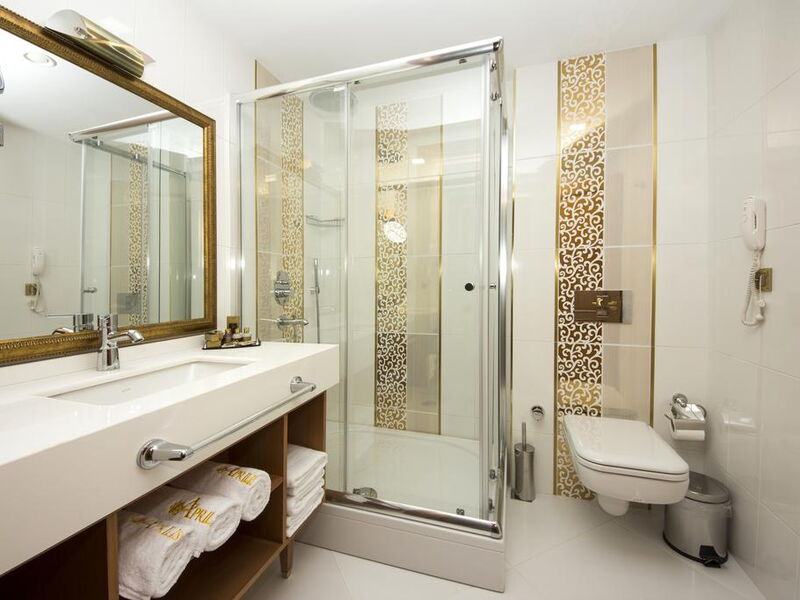 Aprilis Hotel 303925