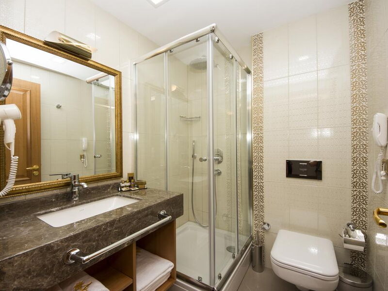 Aprilis Hotel 303928