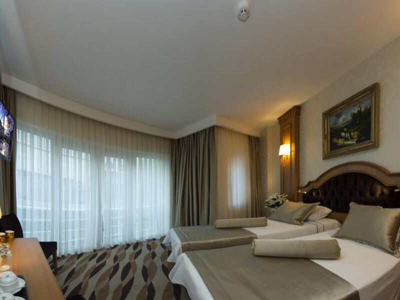 Aprilis Hotel 303929