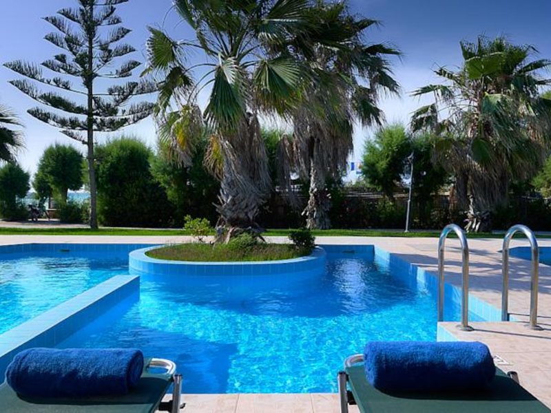 Aqua Beach Blue Bay Club 82468