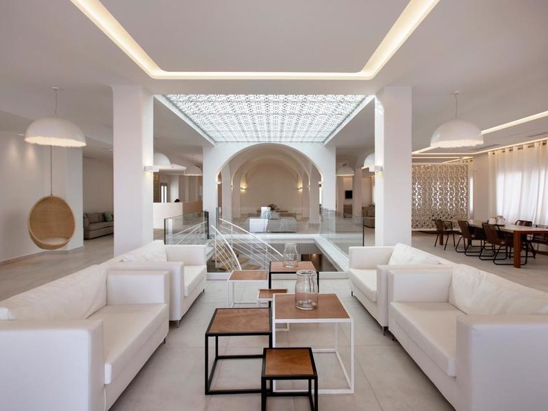 Aqua Blue Hotel  283028