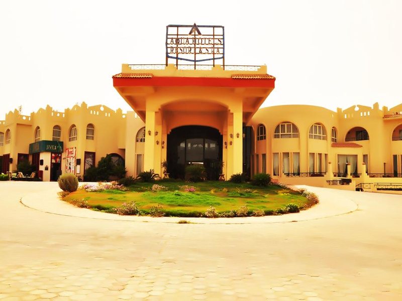 Aqua Hotel Resort & Spa  293253