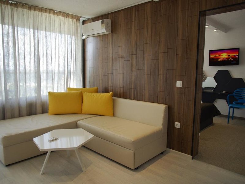 Aqua Life Tower Hotel 162151