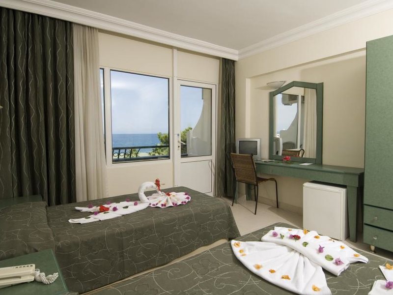 Aquabella Beach Hotel 180254