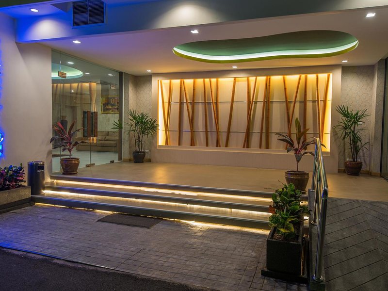 Araya Beach Hotel Patong 197372