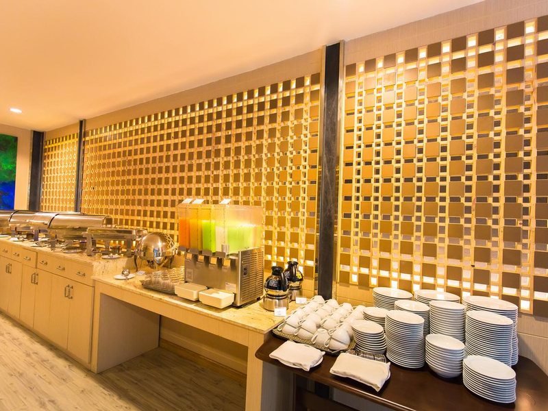 Araya Beach Hotel Patong 197377