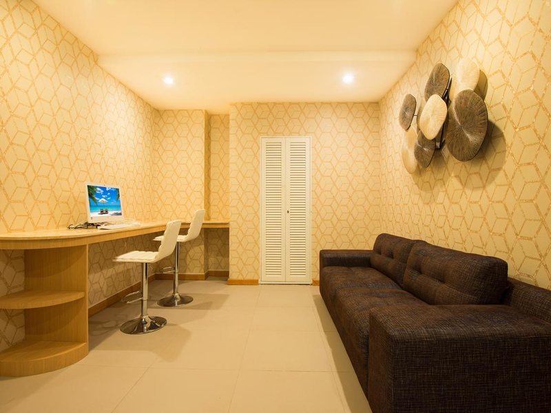 Araya Beach Hotel Patong 197385