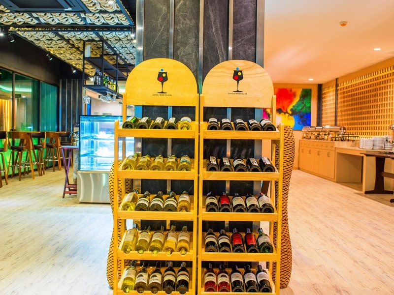 Araya Beach Hotel Patong 197391