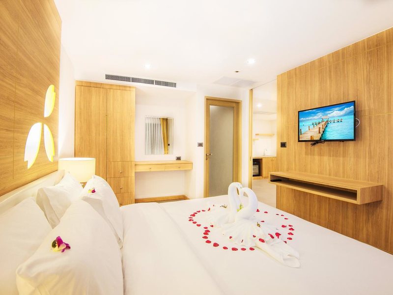 Araya Beach Hotel Patong 197401