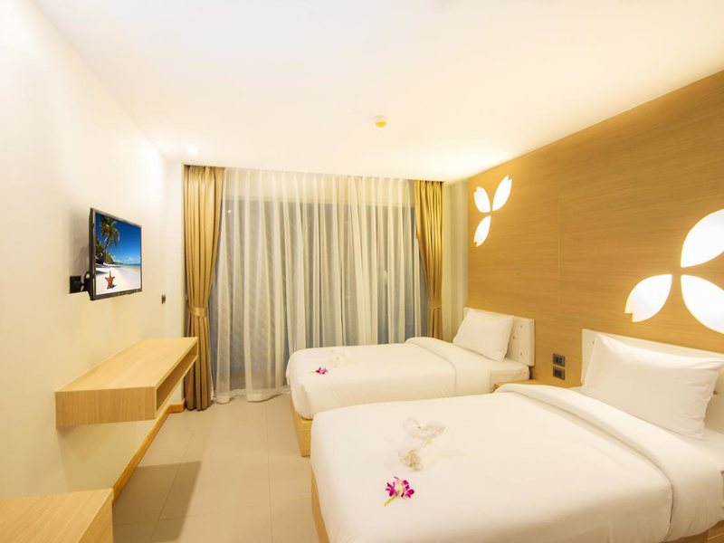 Araya Beach Hotel Patong 197402