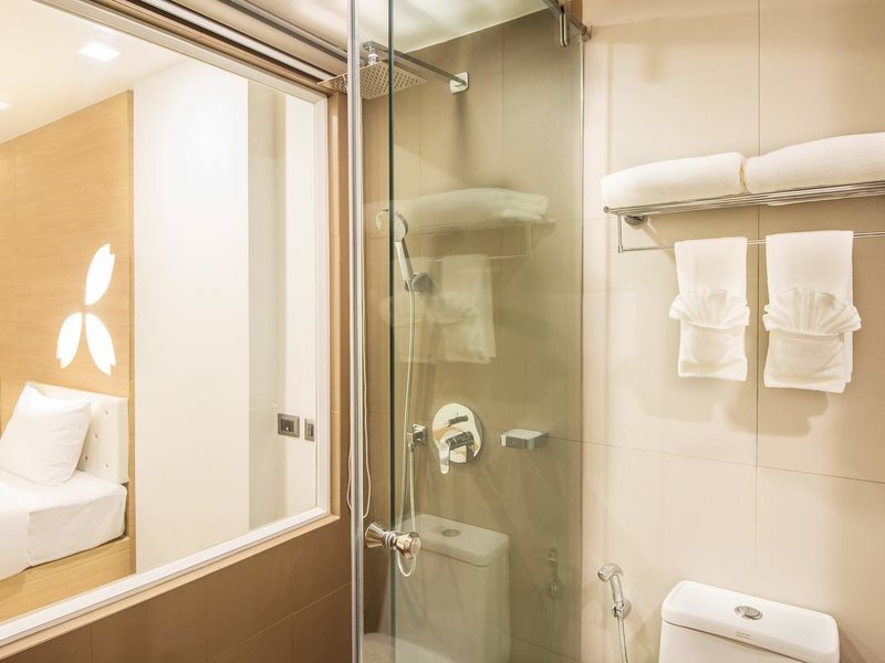 Araya Beach Hotel Patong 197404