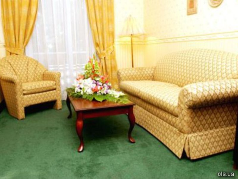 Arcadia Plaza Hotel 12020