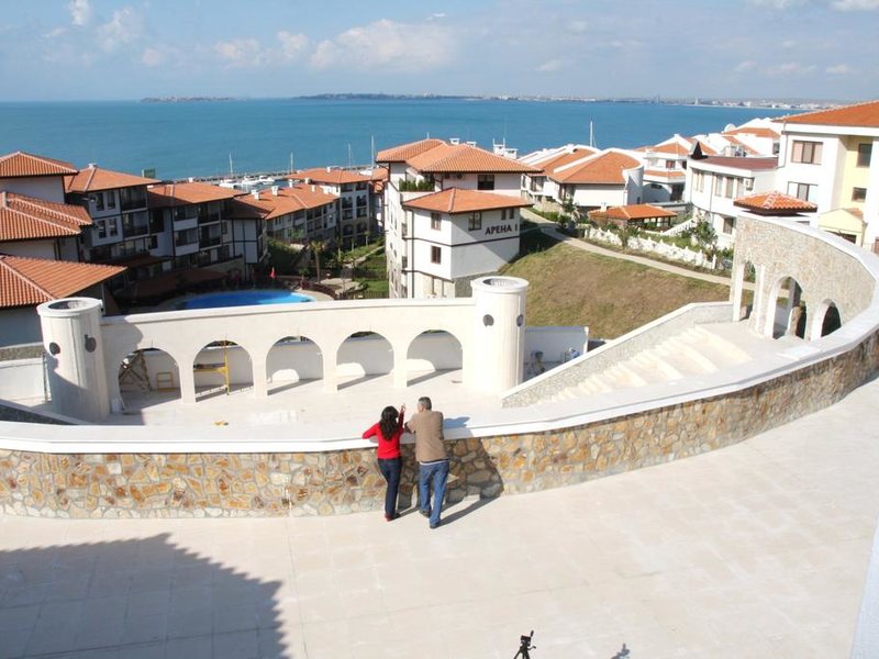 Arena Apart Complex  175101