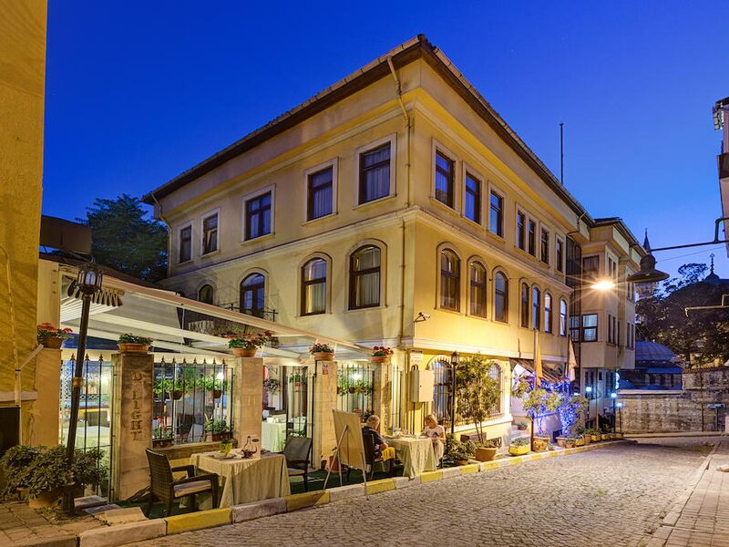 Arena Hotel 240363