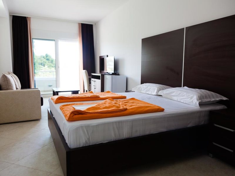 Art Apartments 307352