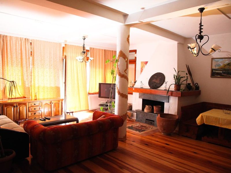 Art Apartments 307353