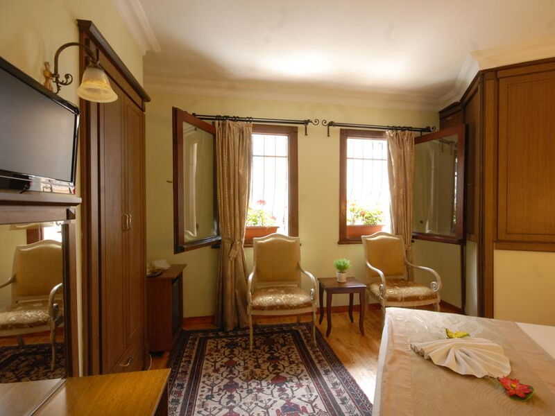 Artefes Hotel  194516