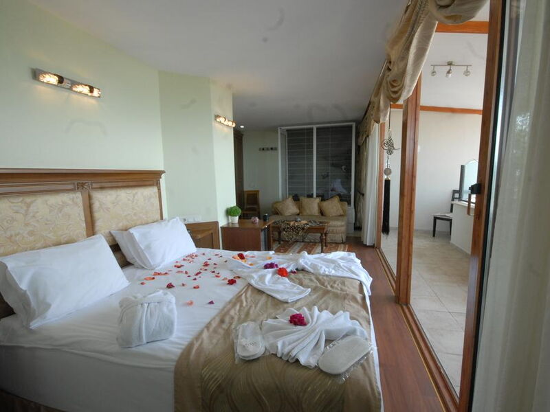 Artefes Hotel  194520