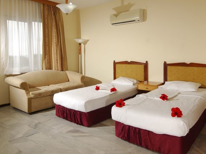 Aska Sun Queen Beach 33029