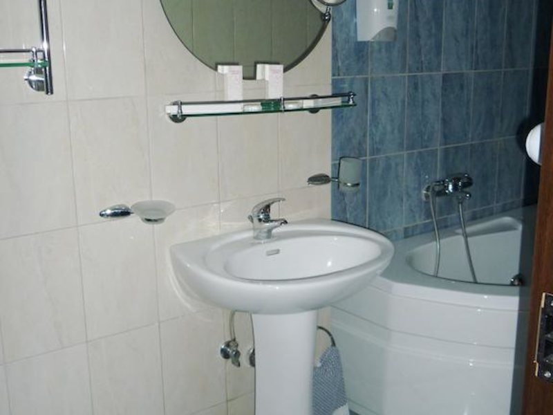 Assembly Hotel 257049