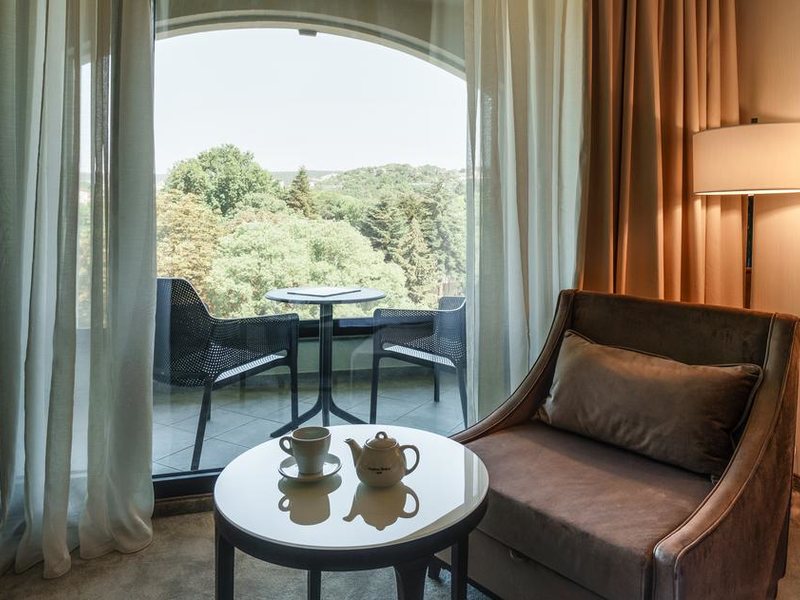 Astor Garden Hotel 309551