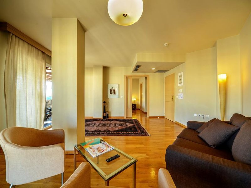 Astoria Hotel 257111