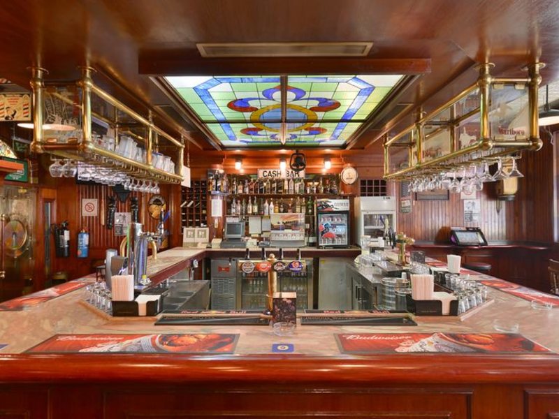 Astoria Hotel 300696