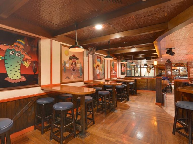 Astoria Hotel 300700