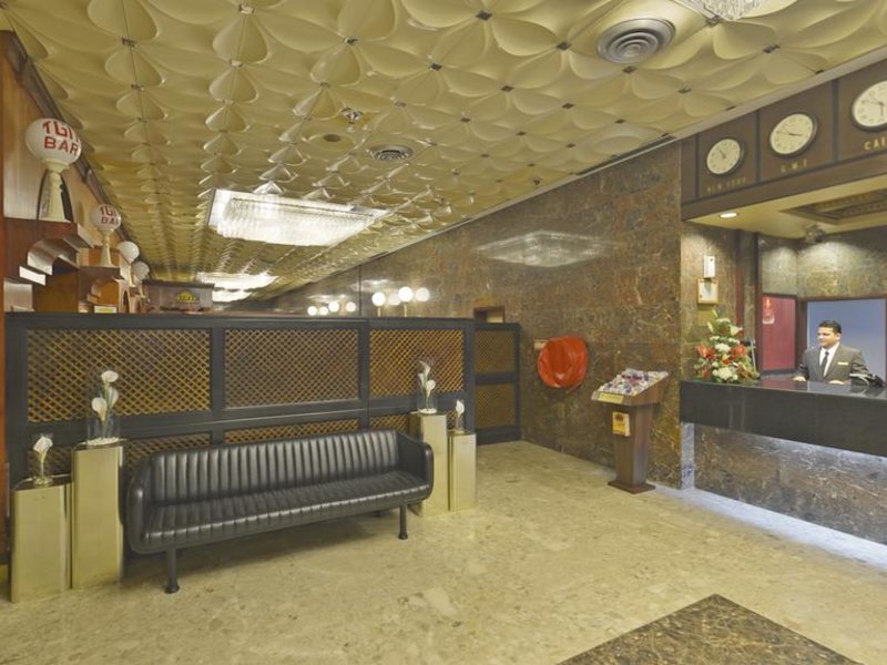 Astoria Hotel 300702