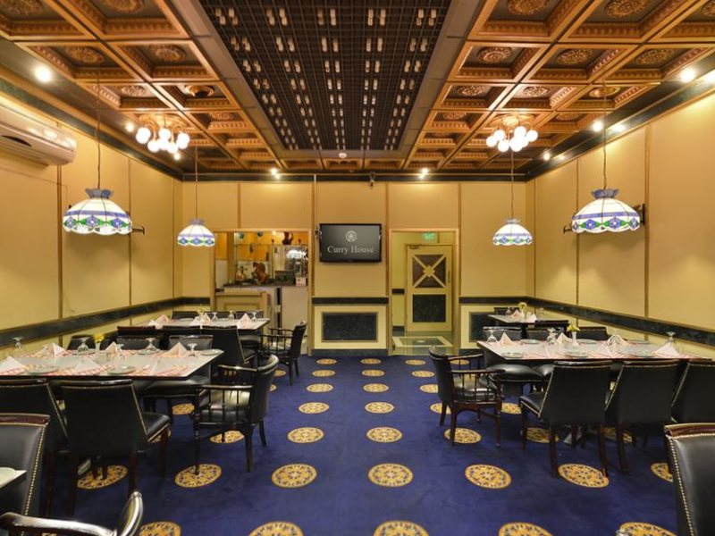 Astoria Hotel 300711