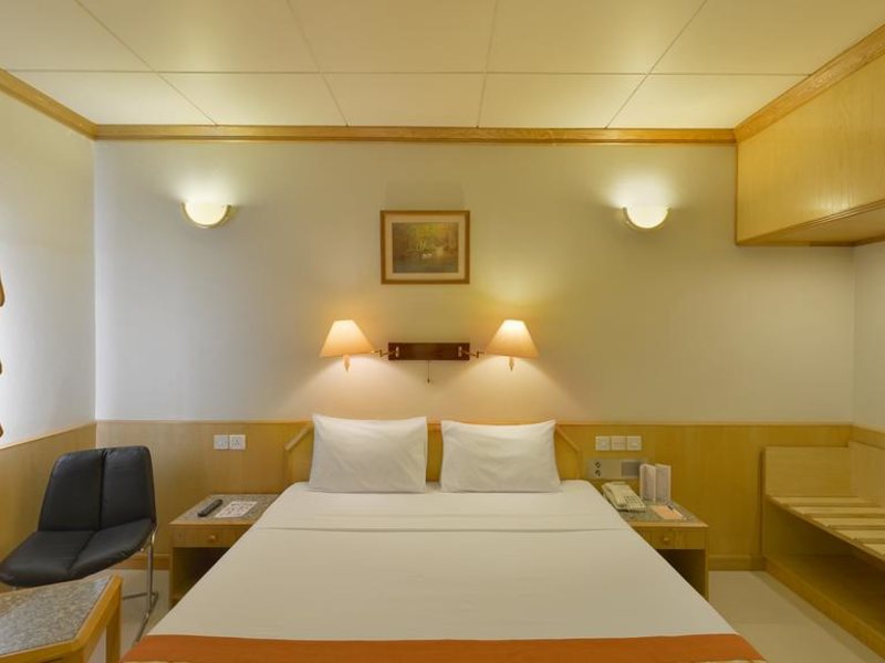 Astoria Hotel 300712