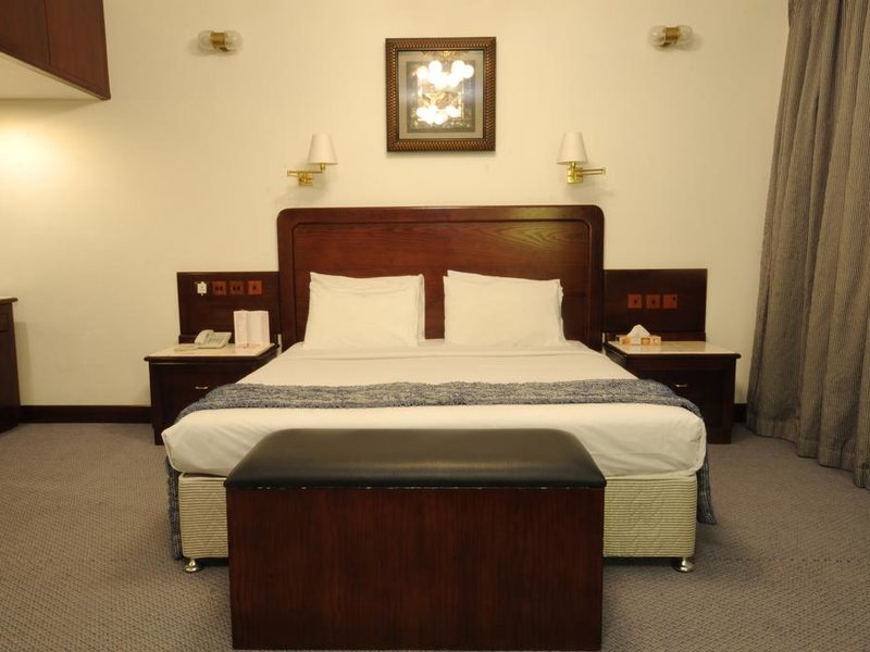 Astoria Hotel 300716